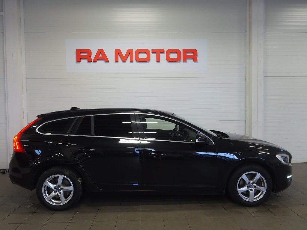 Volvo V60 D4 190hk Geartronic Momentum Business P-Sensorer D-Värm 2016