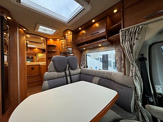 Husbil-halvintegrerad Carthago C-Line T4.9 180HK AUT 6 av 24