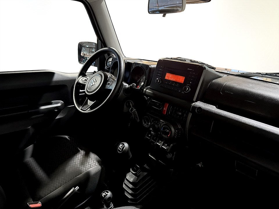 Bild på Suzuki Jimny Torakku 1.5 ALLGRIP 102hk 4WD - DRAG, NYSERVAD