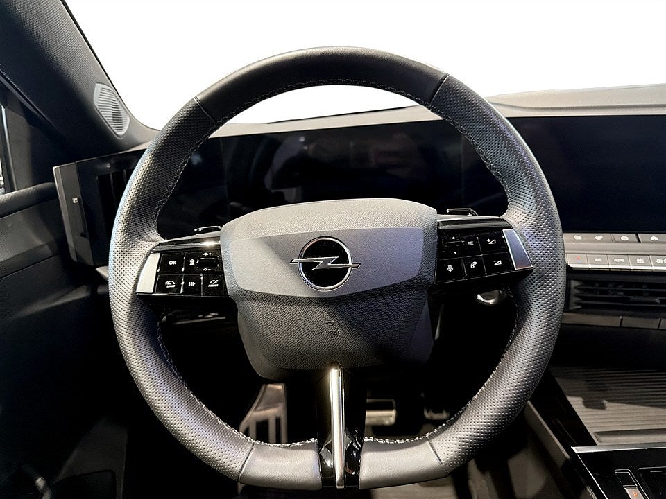 Bild på Opel Astra GS 1.2 PT 130hk Aut - B-KAMERA, CARPLAY