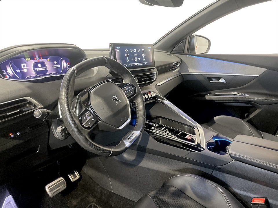 Bild på Peugeot 5008 GT 1.2 PT 130hk Aut 7-SITS B-KAMERA CARPLAY