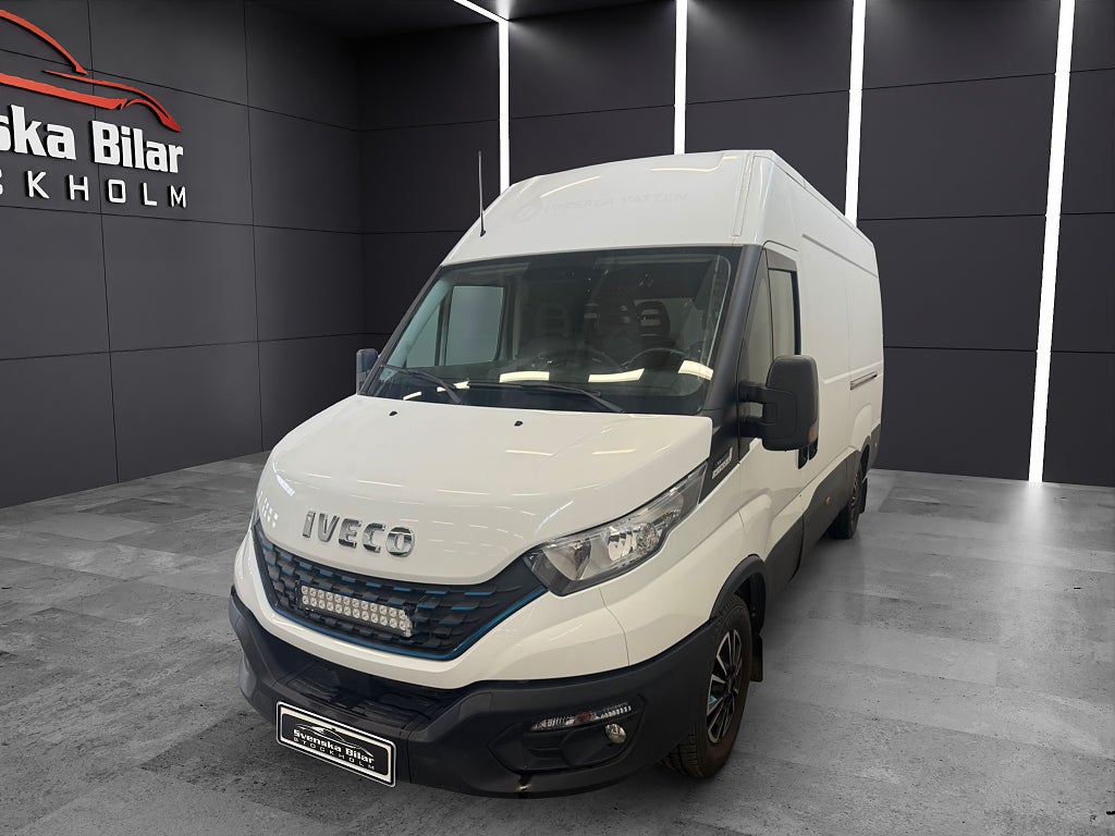 Iveco Daily 35-NP Van 3.0 JTD Hi-Matic /KAMERA/VÄRMARE/DRAG 3500KG