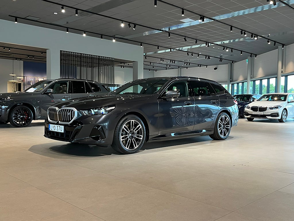 BMW i5 xDrive40 Touring M Sport D/A Plus H/K Rattvärme Drag