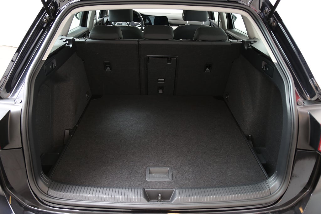 Volkswagen Golf 1,5 eTSI 131hk Aut Sportscombi 2022