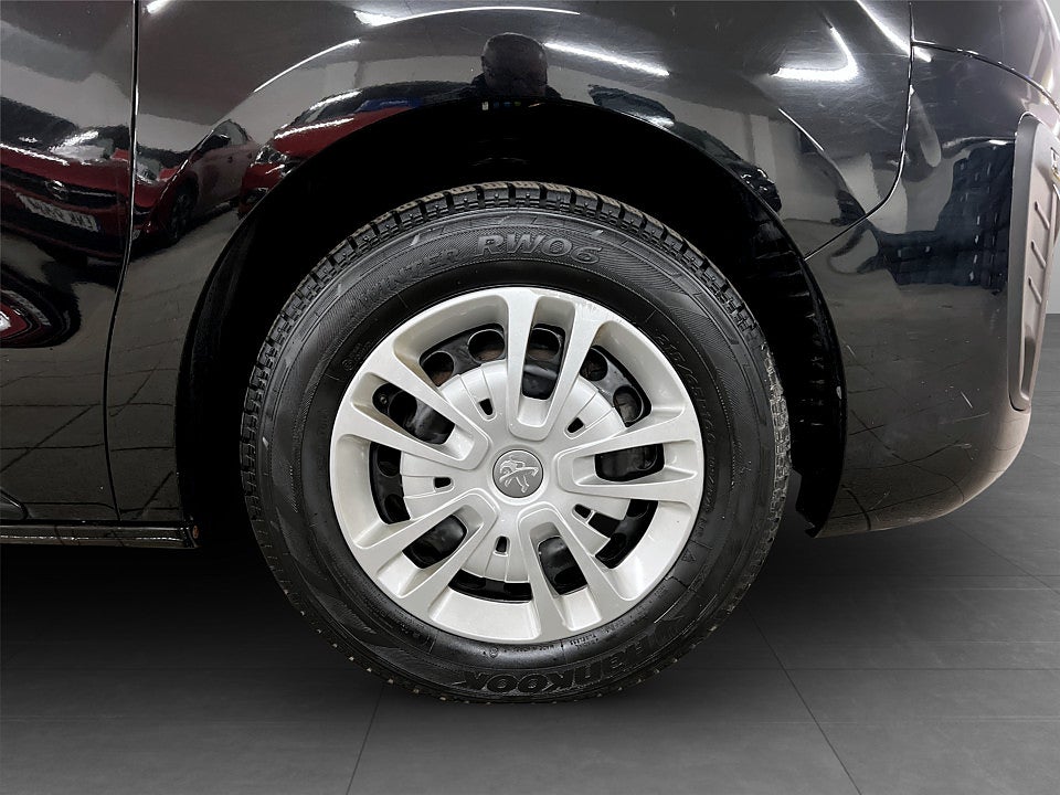 Bild på Peugeot Expert PRO+ 2.0 BHDi 145hk L3 B-KAMERA DRAG