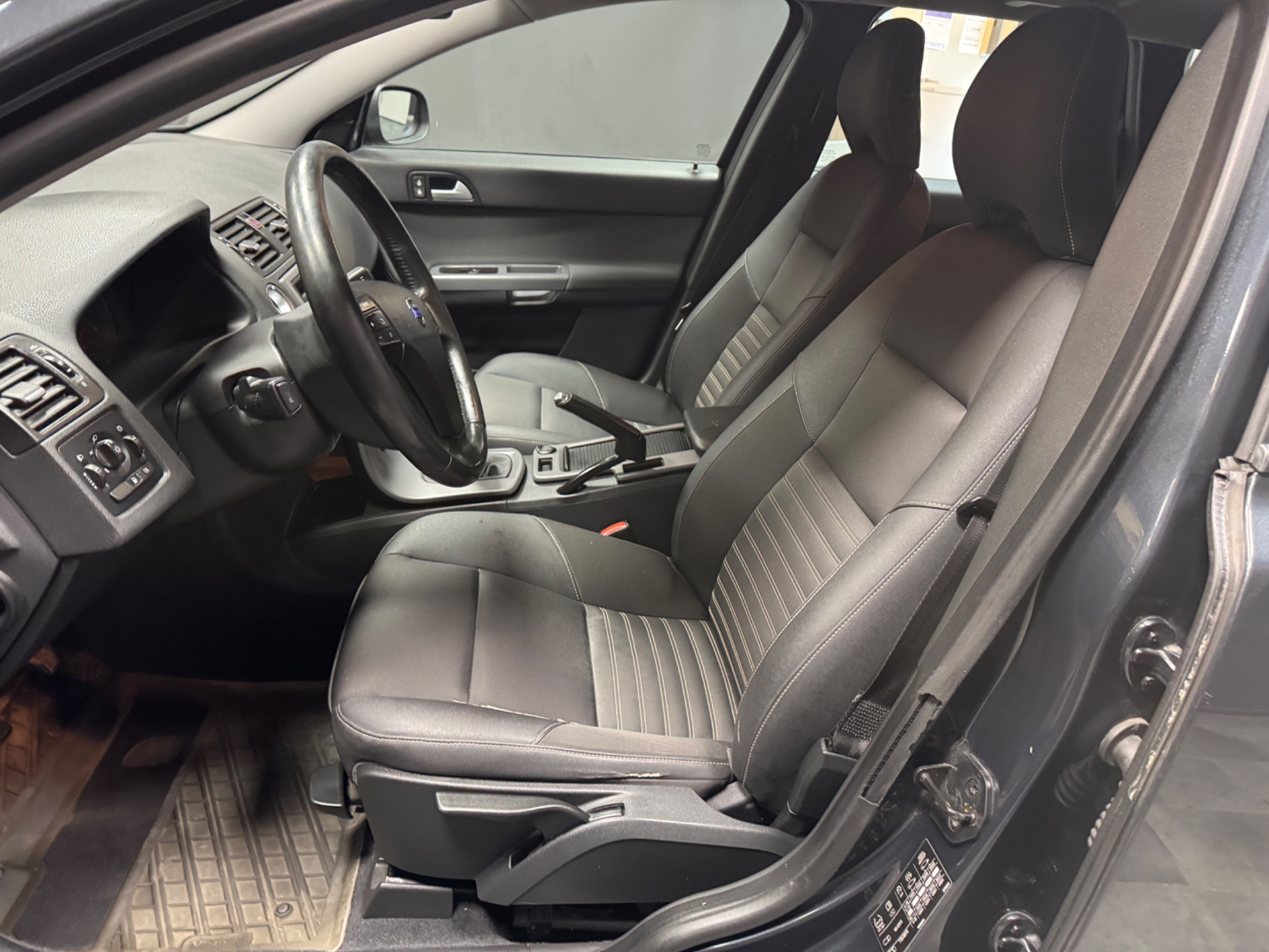 Volvo V50 1.8 Flexifuel Kinetic 125HK 2009, kuva 7/37
