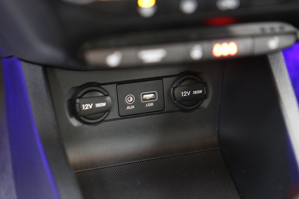 Hyundai i20 1,4 Premium 101hk 5D Panorama Kamera