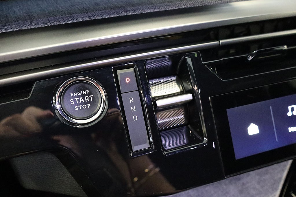 Bild på Peugeot E-5008 GT 214hk Aut - 7-SITS, 360-KAMERA, RATTVÄRME