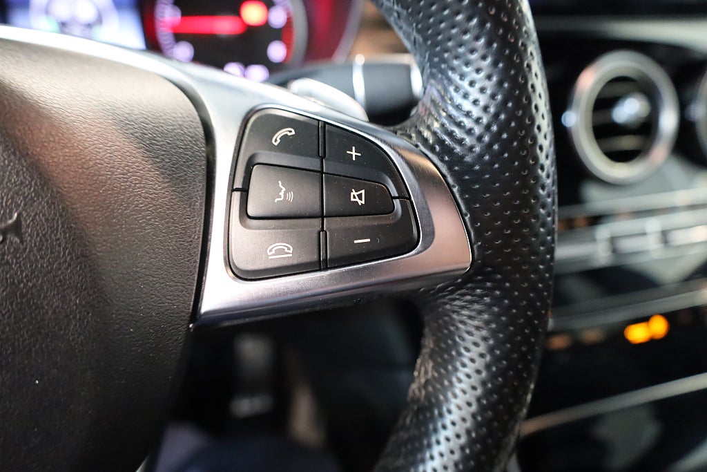 Mercedes-Benz GLC 250 d 4MATIC AUT Drag Värmare Burmester Kamera Navi