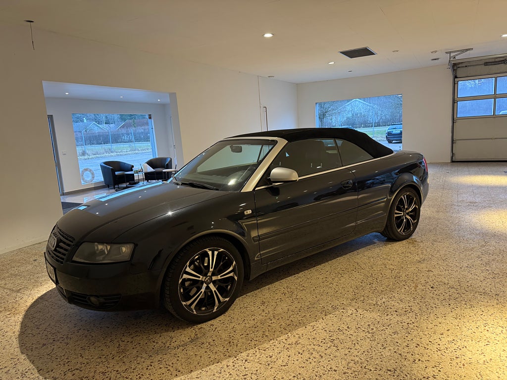 Audi A4 2.5tdi Cabriolet 6vxl   välvårdad 