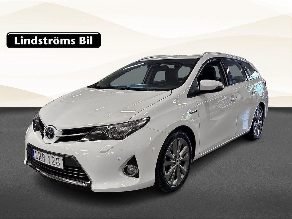 Toyota Auris Hybrid Executive 1.8 136hk S&V-Hjul P-Assistans