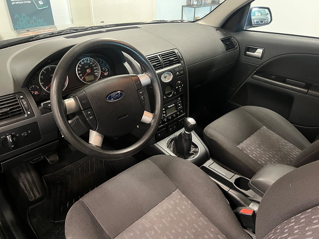 Ford Mondeo Hatchback 2.0 Manual, 145hp, 2003