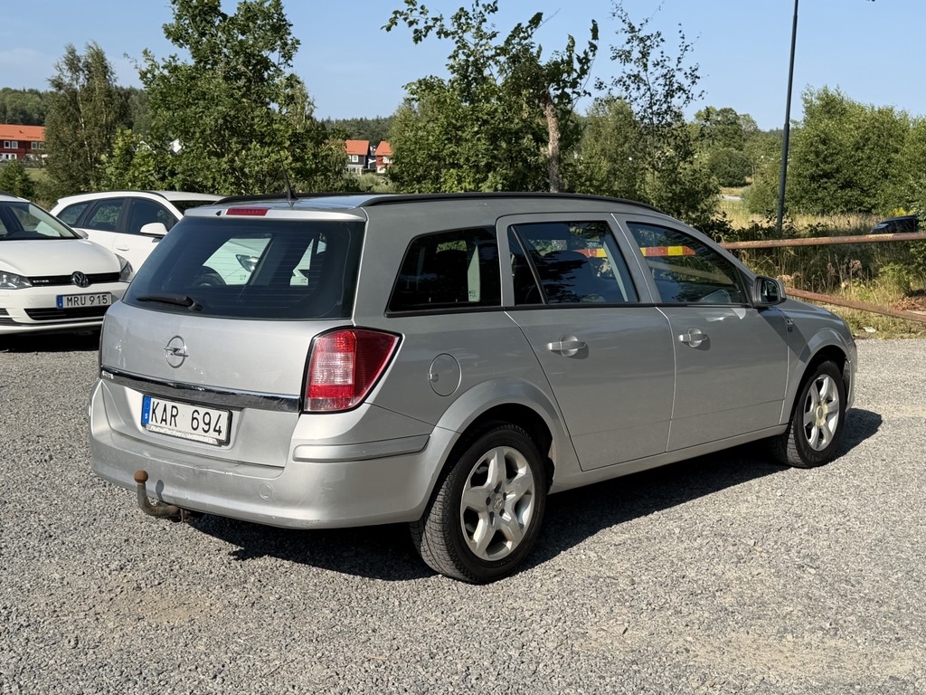 Opel Astra 2010, bild 3/47