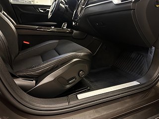Volvo V60 Recharge T6 AWD Drag/360/HeadUp/Navi/Värmare/SoV