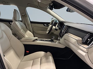Volvo XC60 D4 AWD Aut Inscription Drag Cockpit Värmare Skinn S&V – bild 9
