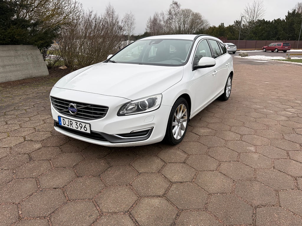 Volvo V60 D4 Automat Momentum Euro 6,Dragkrok