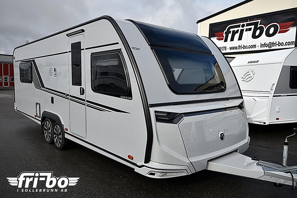 Knaus 650 UX Südwind, Queenbed