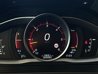 Volvo V60 D4 AWD Momentum Business S&Vhjul/Drag/Dvärm/AdaptivFart – bild 17
