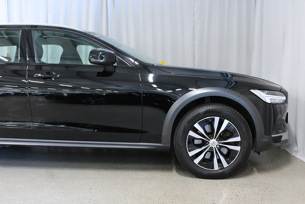 Volvo V90 Cross Country B4 AWD 197HK Advanced Edition, Drag, Värmare,