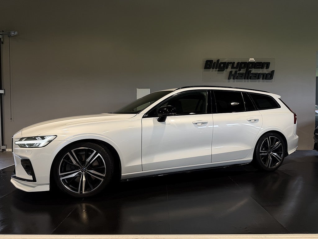 Volvo V60 T5 R-Design Blis Navi B-kam Drag Skinn Värm H&R Garanti