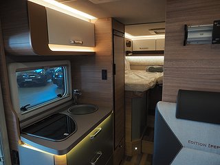 Husbil-halvintegrerad Weinsberg CaraCompact 640 MEG Pepper edt 13 av 16