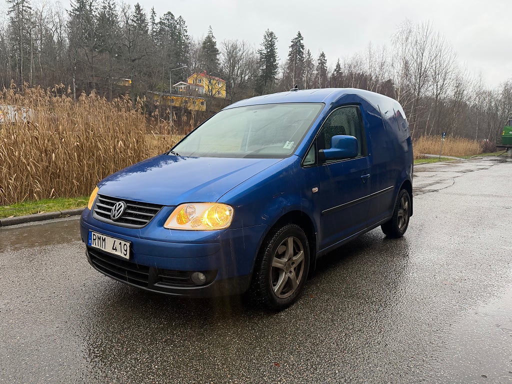Volkswagen Caddy Skåpbil 1.9 TDI MOMS Euro 4 DRAGKROK AC VÄRMARE