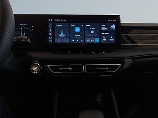 MG HS PHEV Luxury 360° GPS Pvärm Elbaklucka Skinn SoV MOMS – bild 11