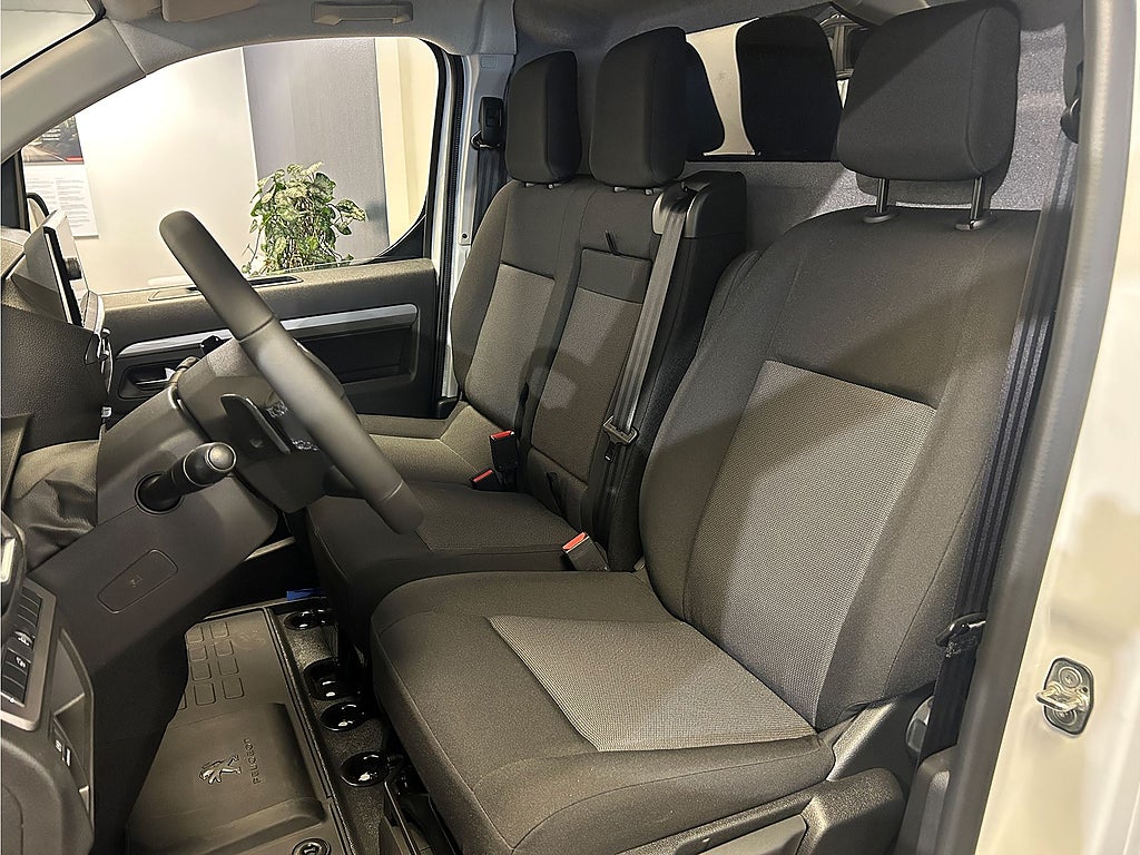 Bild på Peugeot e-Expert Plus 136hk Aut L2 - OMGÅENDE LEVERANS!