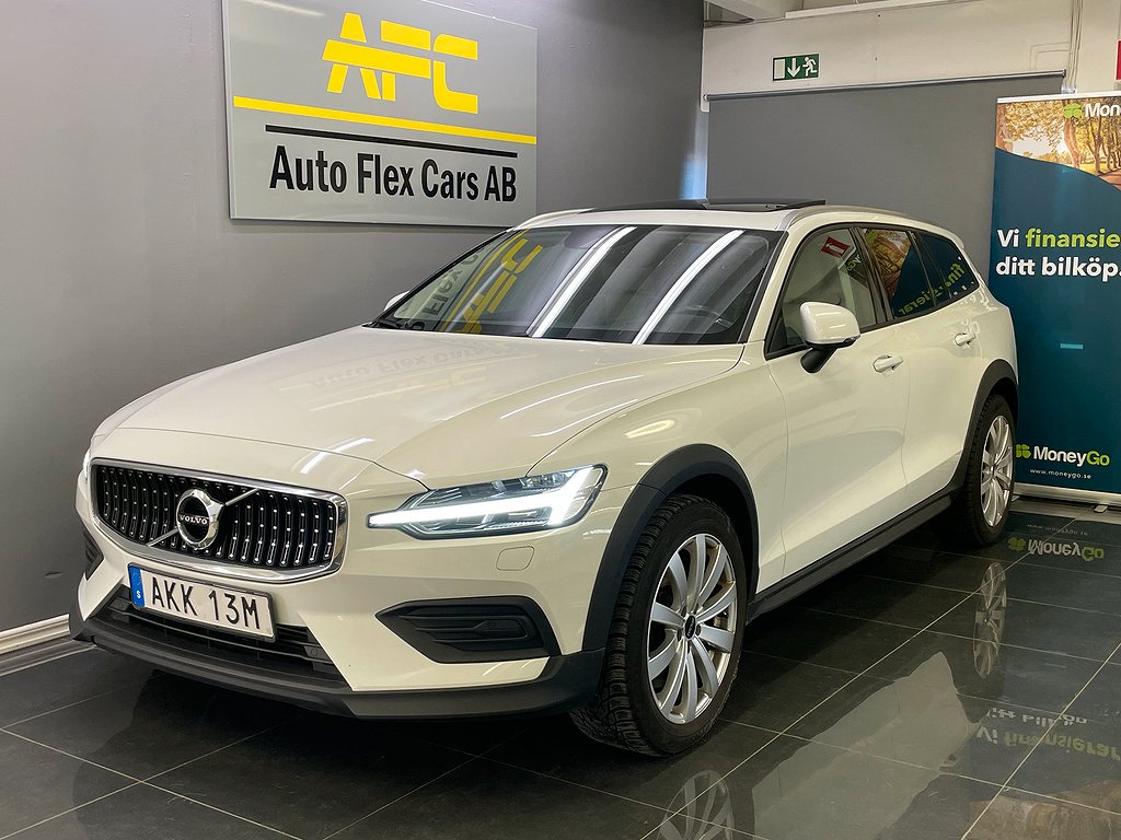 Volvo V60 Cross Country D4 AWD Geartronic Momentum PANO/S+V