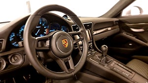 Porschen endast rullat två mil (!!)