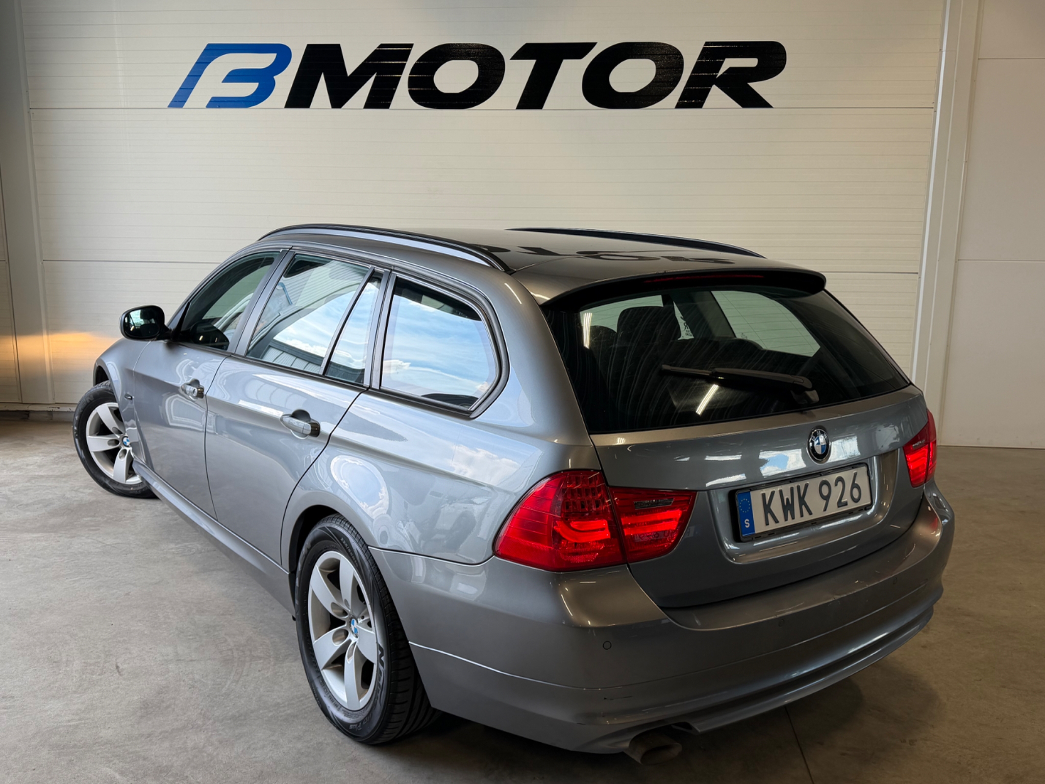 BMW 318 d Touring Comfort Euro 5 2011, bild 3/10