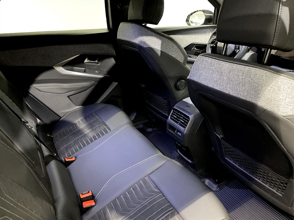 Bild på Peugeot E-3008 GT Ultimate 214hk Aut - B-KAMERA, EL-BAKLUCKA