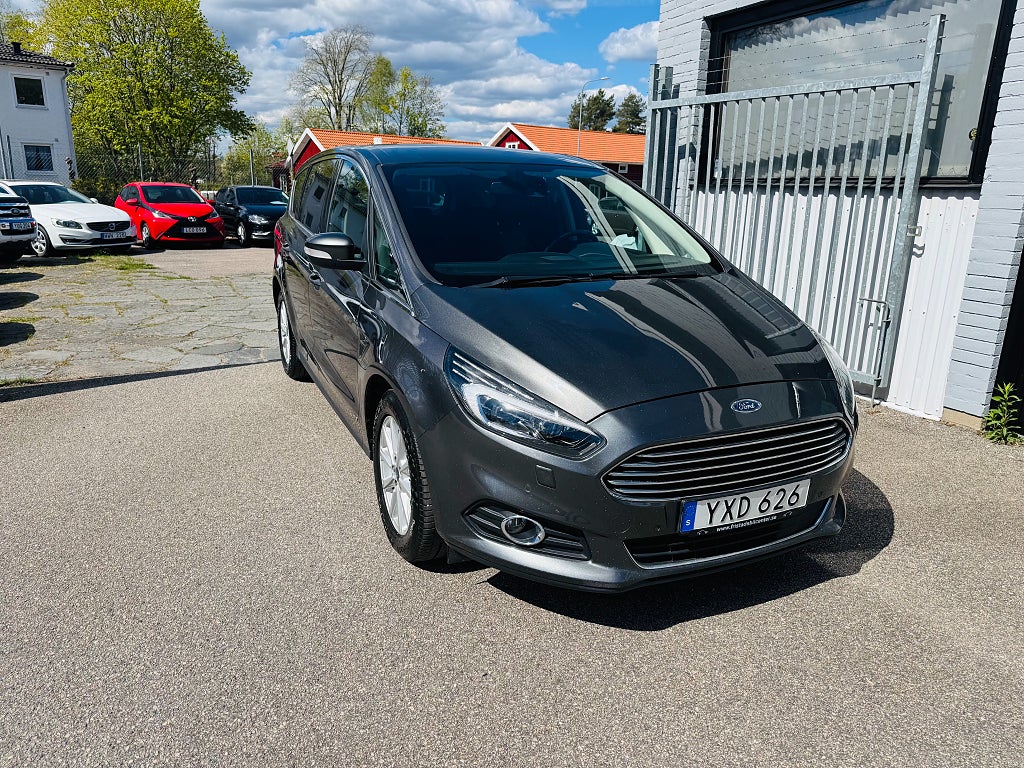 Ford S-Max 2.0 TDCi 180HK AWD AUTOMAT 7-SITSIG / NAVI / VÄRMARE