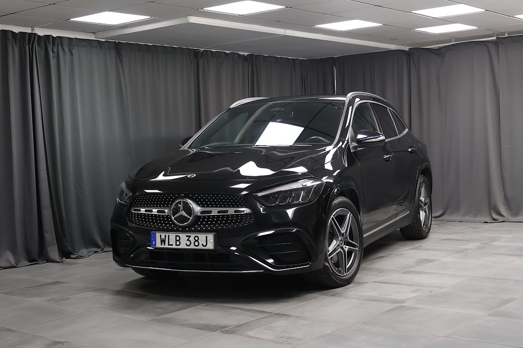 Mercedes-Benz GLA200 200 AMG Advanced Plus Värmare Keyless Drag LED MOMS