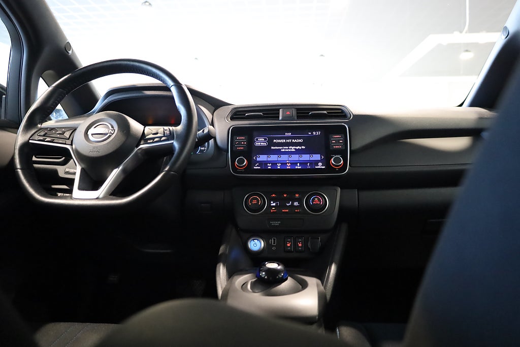 Nissan Leaf 40 kWh 150hk Acenta | Backkamera | Rattvärme | Moms 2023