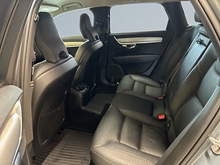 Volvo V90 Recharge T6 AWD Plus Dark Mvärme Drag Bkamera S&V-däck – bild 13
