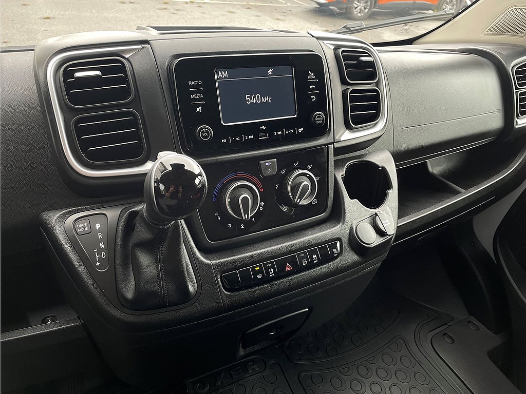 Bild på Peugeot Boxer BlueHDi 140hk Aut L2H2 - DEMO