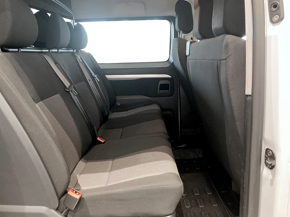 Bild på Citroën e-Jumpy Crew Cab Business Premium 75kWh 136hk Aut L3 B-KAMERA 