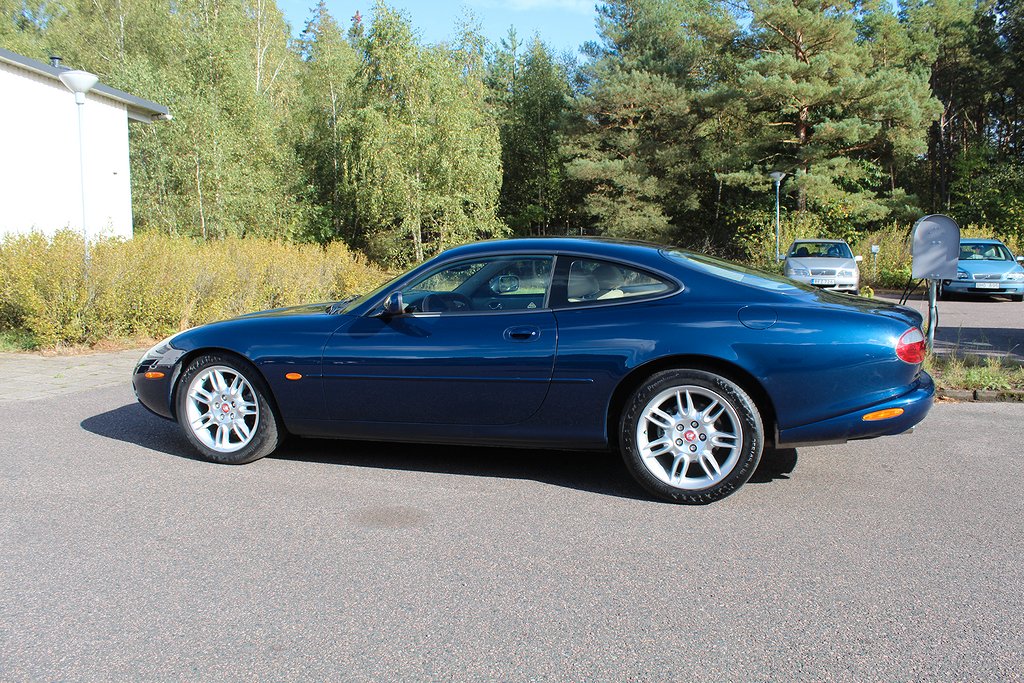 Jaguar XK XK8, extremt skick, härliga färger, lågmil