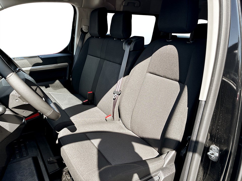 Bild på Citroën SpaceTourer Plus 2.2 BlueHDi 180hk Aut 9-SITS NAVI