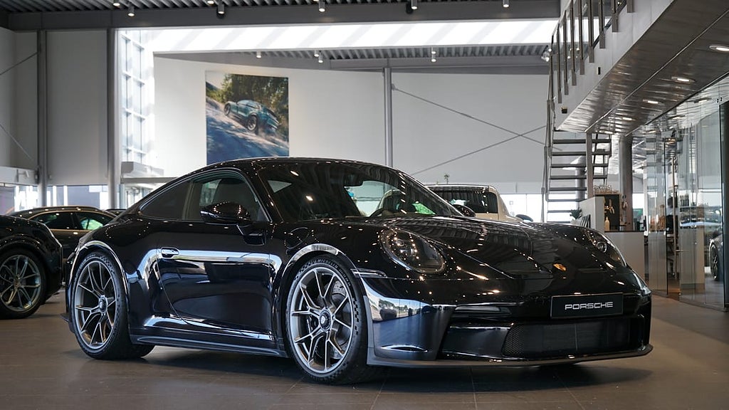 Porsche 911 992 GT3 touring PDK