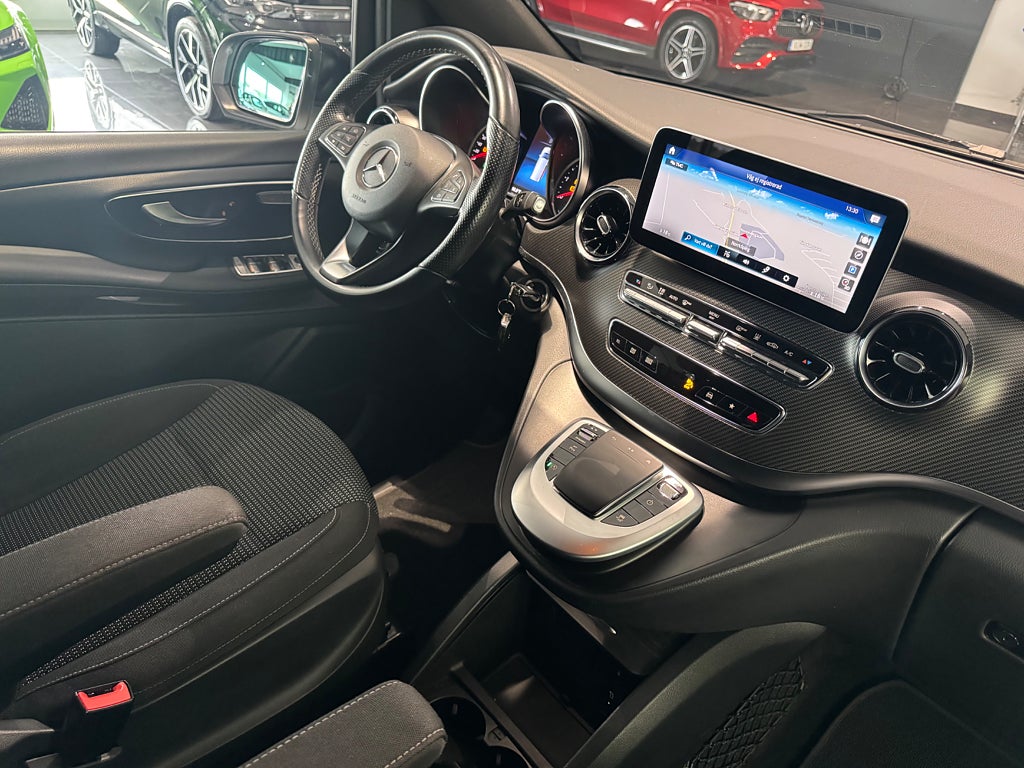 Mercedes-Benz V 300 d 4Matic Lång AMG Värmare Drag Distronic - bild 6