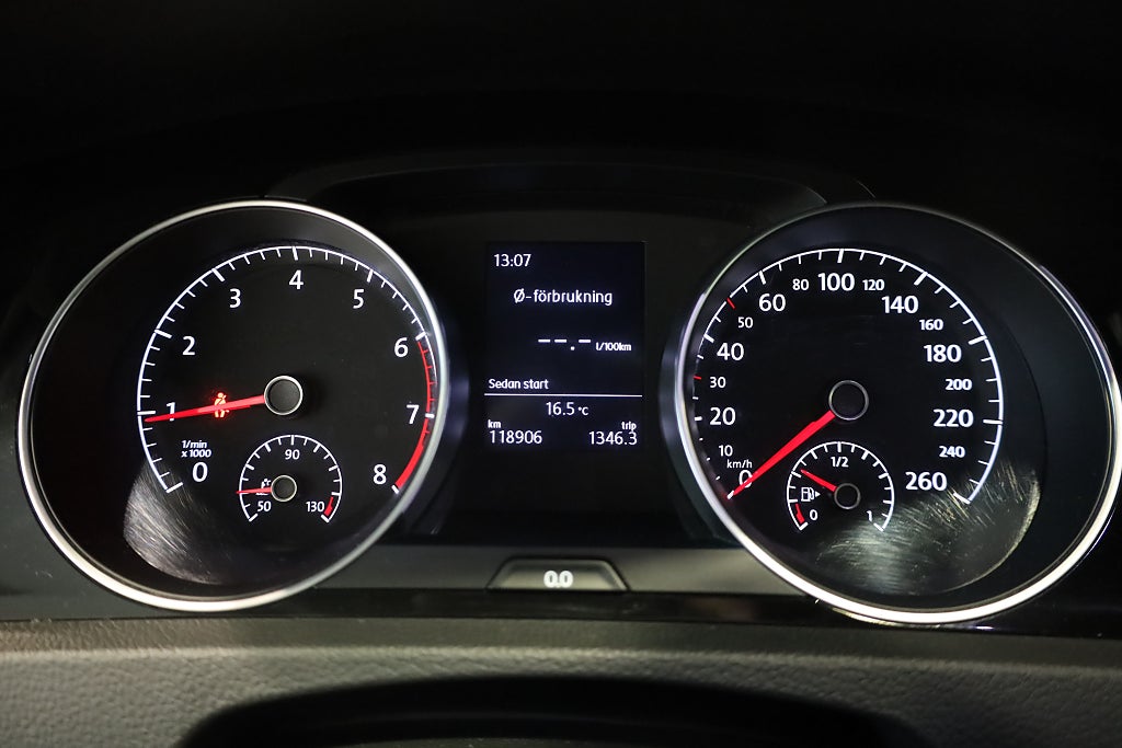 Volkswagen Golf 5-dörrar 1.5 TSI 150HK R-Line M-Värme Kamera Plus-Pkt 2019