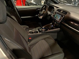 Halvkombi Nissan Leaf 8 av 19