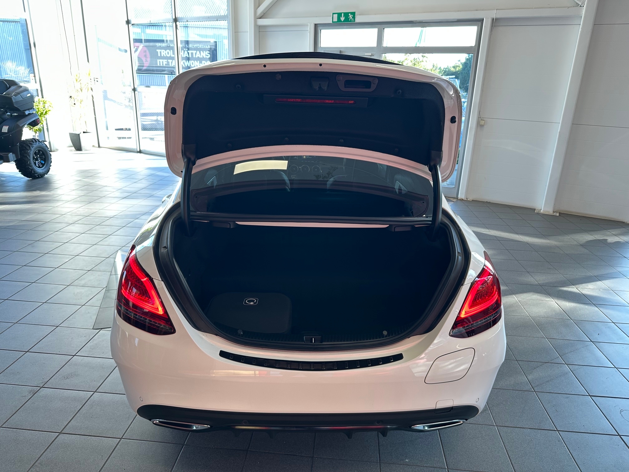 Mercedes-Benz C 300 de AMG Line Night 2020, kuva 7/10