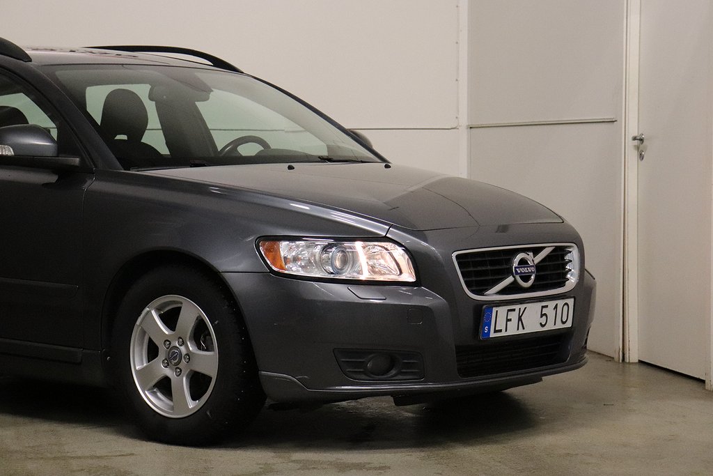 Volvo V50 D2 Momentum Euro 5 | Drag | P-sesnor | Bluetooth |