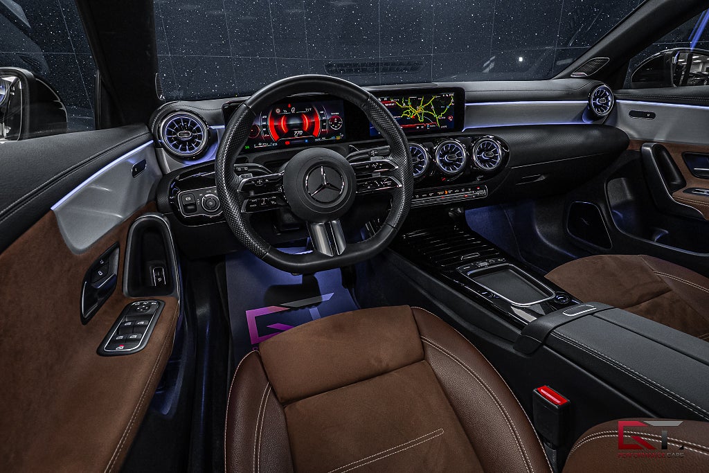 Mercedes-Benz CLA200 SB AMG Burmester Värmare 360° Keyless Nightpackage