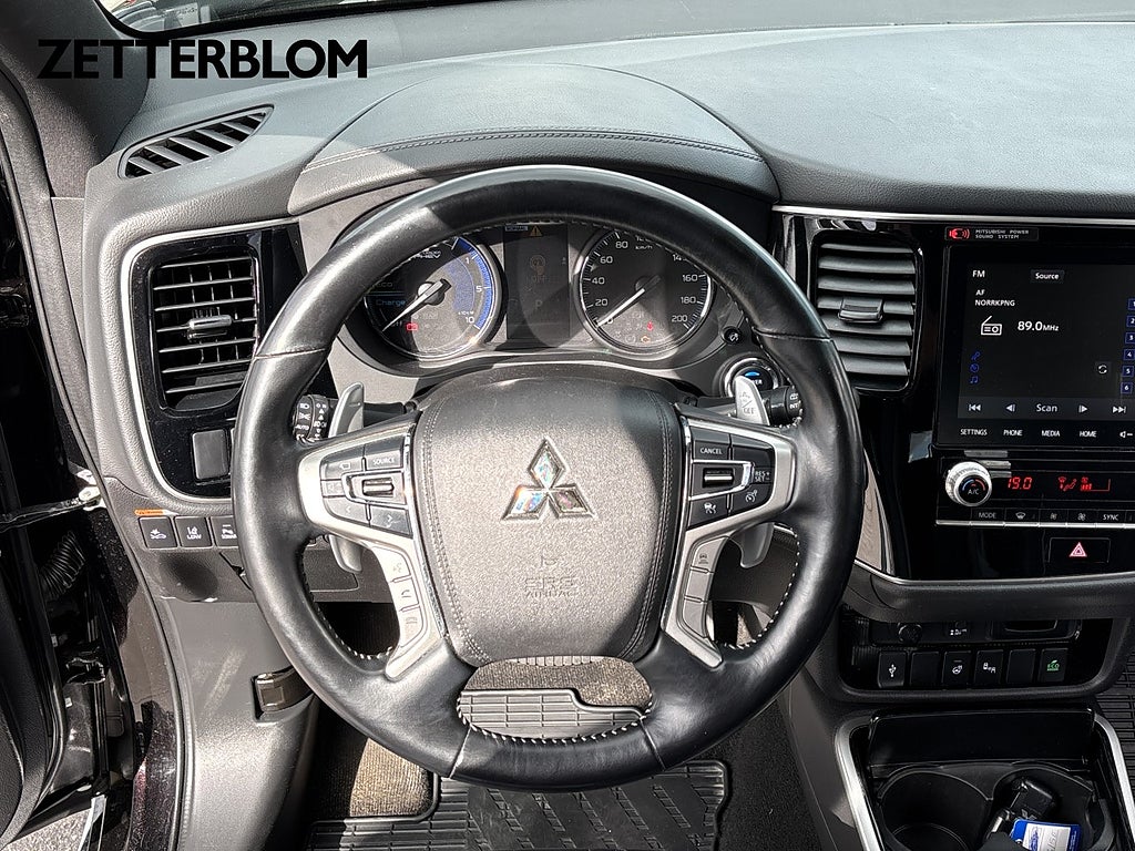 SUV Mitsubishi Outlander 12 av 15