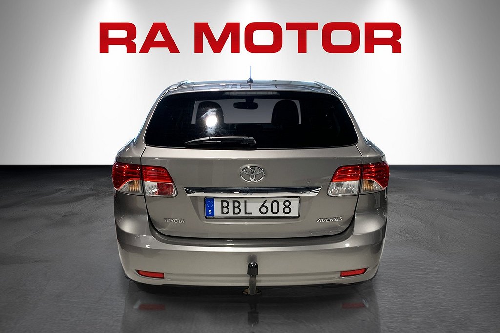 Toyota Avensis 1.8 S Edition 50 |Premium | Låga mil | Drag 2015