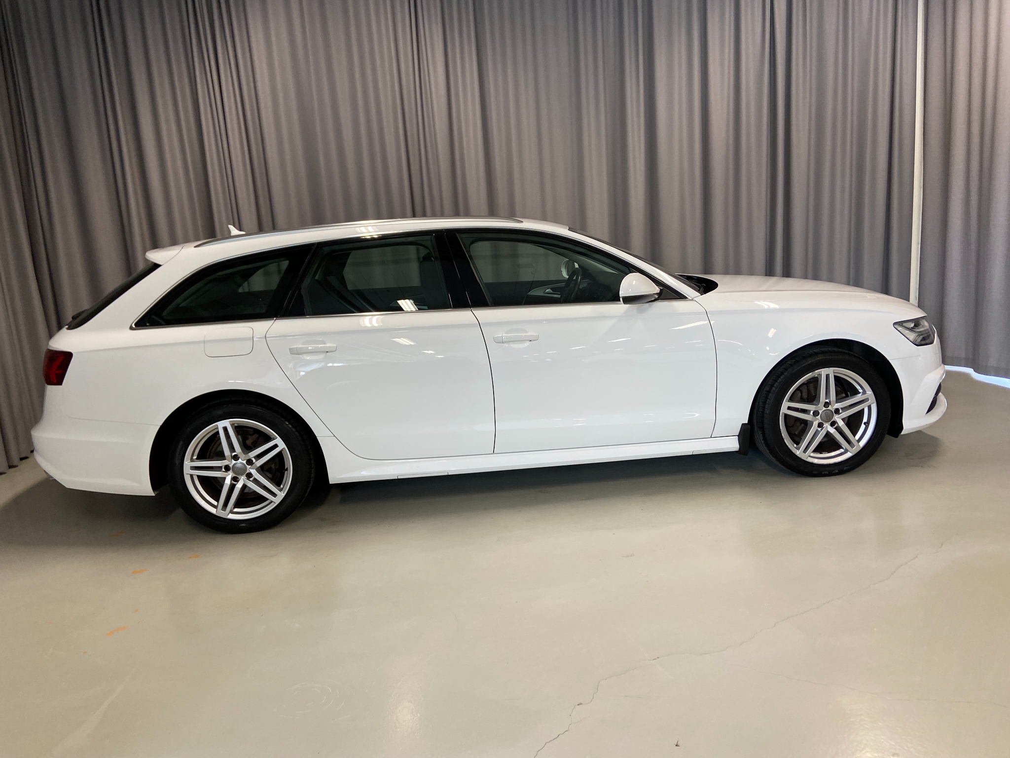 Audi A6 Avant 2.0 TDI 190hk Pvärm Drag 2018, kuva 4/52